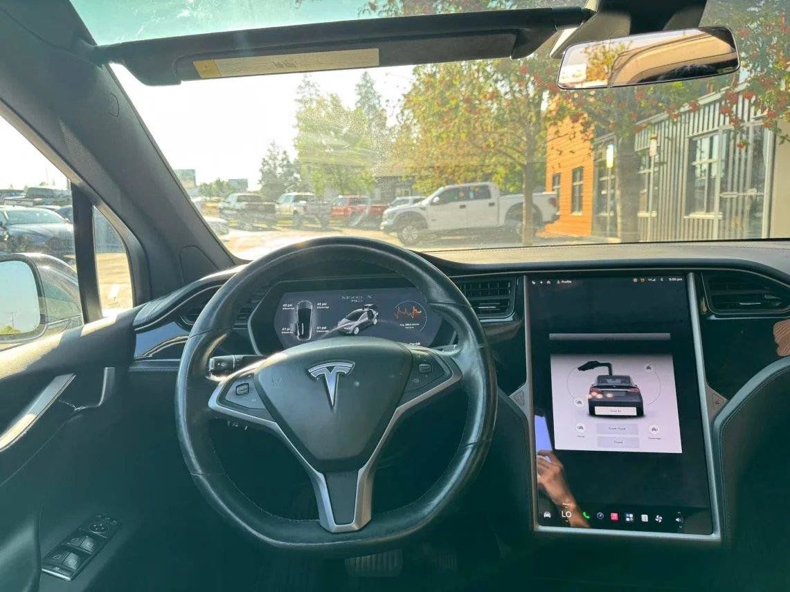 Used 2018 Tesla Model X 75D AWD/4WD image 14