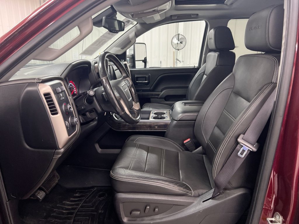 Used 2016 GMC Sierra 2500 Denali w/ Duramax Plus Package AWD/4WD image 19