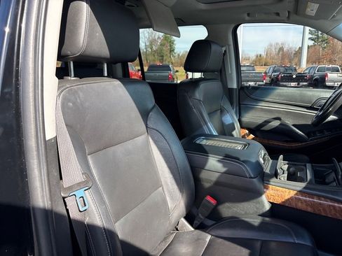 Used 2020 Chevrolet Suburban Premier image 5