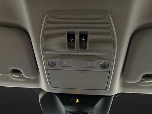 Used 2025 Nissan Kicks SR w/ SR Premium Package image 24