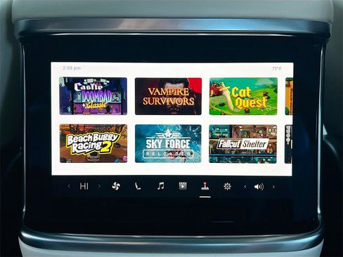 Used 2022 Tesla Model S image 24