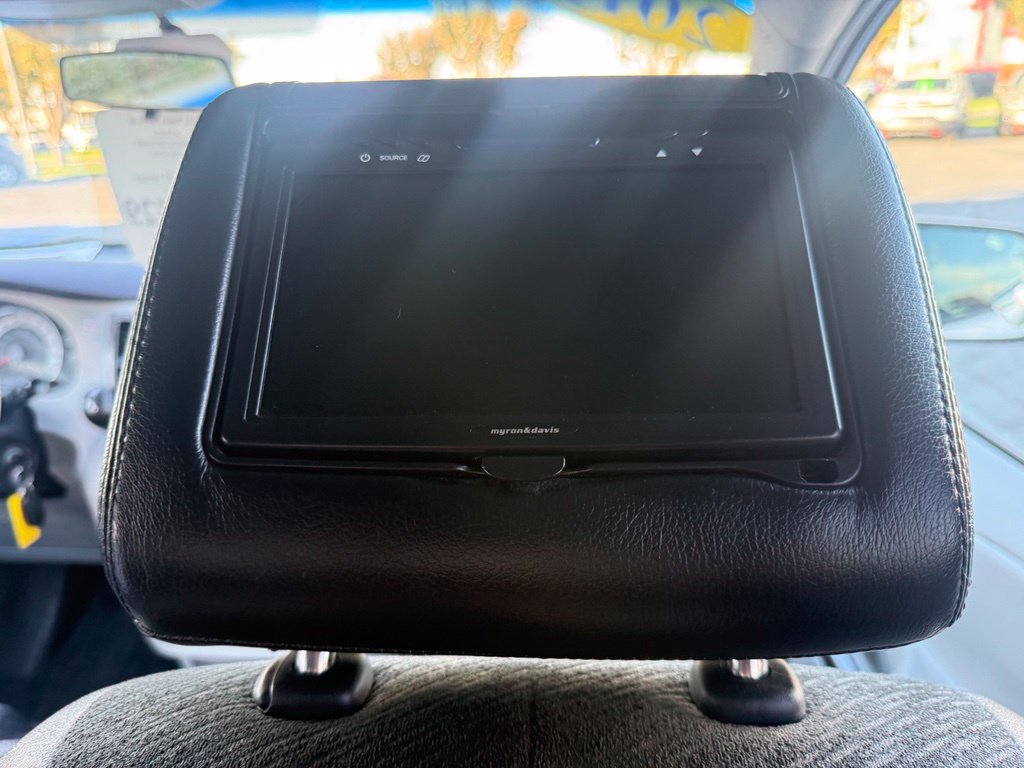 Used 2011 Toyota Sienna SE w/ Preferred Pkg FWD image 54