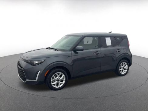Used 2025 Kia Soul LX w/ LX Technology Package image 8