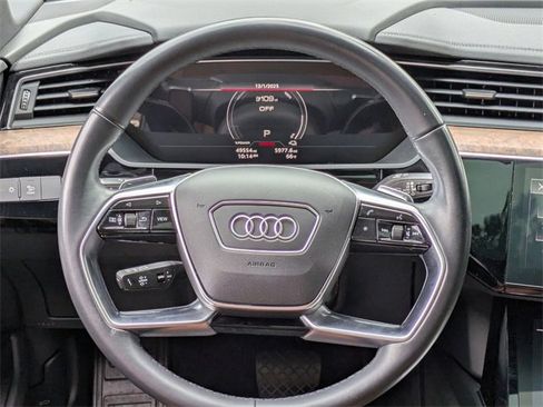 Used 2022 Audi e-tron Premium w/ Convenience Plus Package image 21