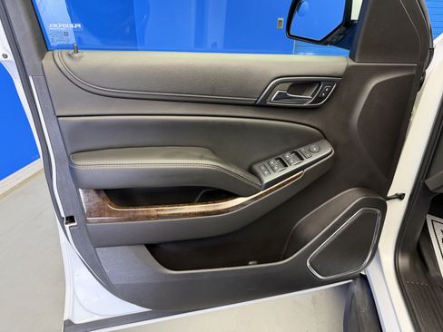 Used 2015 Chevrolet Suburban 4WD image 10