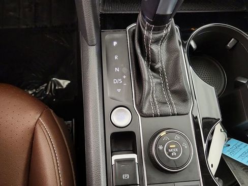 Used 2023 Volkswagen Atlas SE image 23