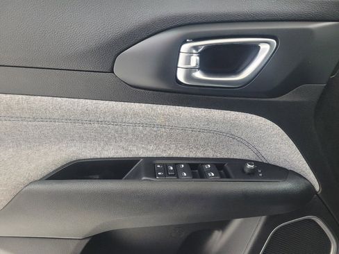 Used 2022 Jeep Compass Latitude FWD image 27