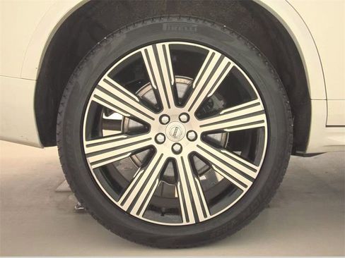 Used 2022 Volvo XC90 T6 Inscription w/ Climate Package image 12