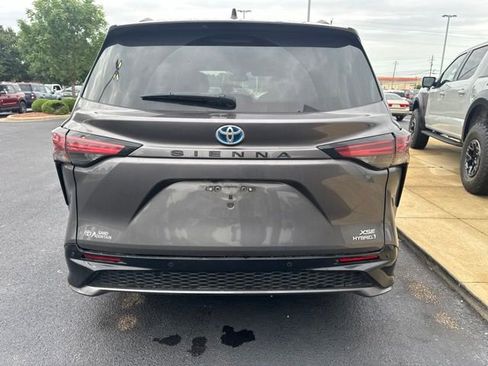 Used 2022 Toyota Sienna XSE w/ XSE Plus Package FWD image 6