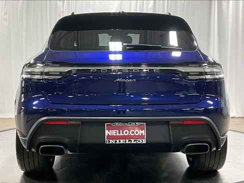 Used 2025 Porsche Macan image 9
