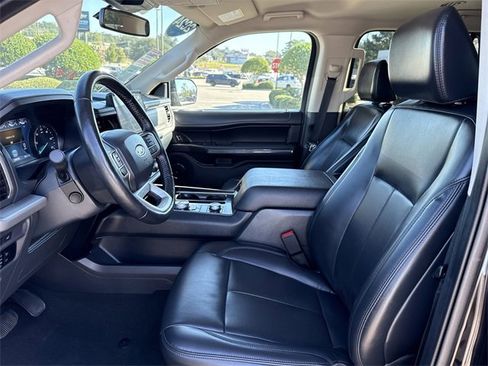 Used 2024 Ford Expedition XLT image 9