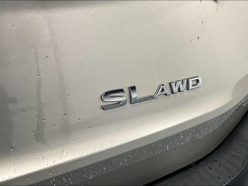 Used 2023 Nissan Rogue SL AWD/4WD image 23