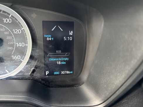 Used 2022 Toyota Corolla LE image 22