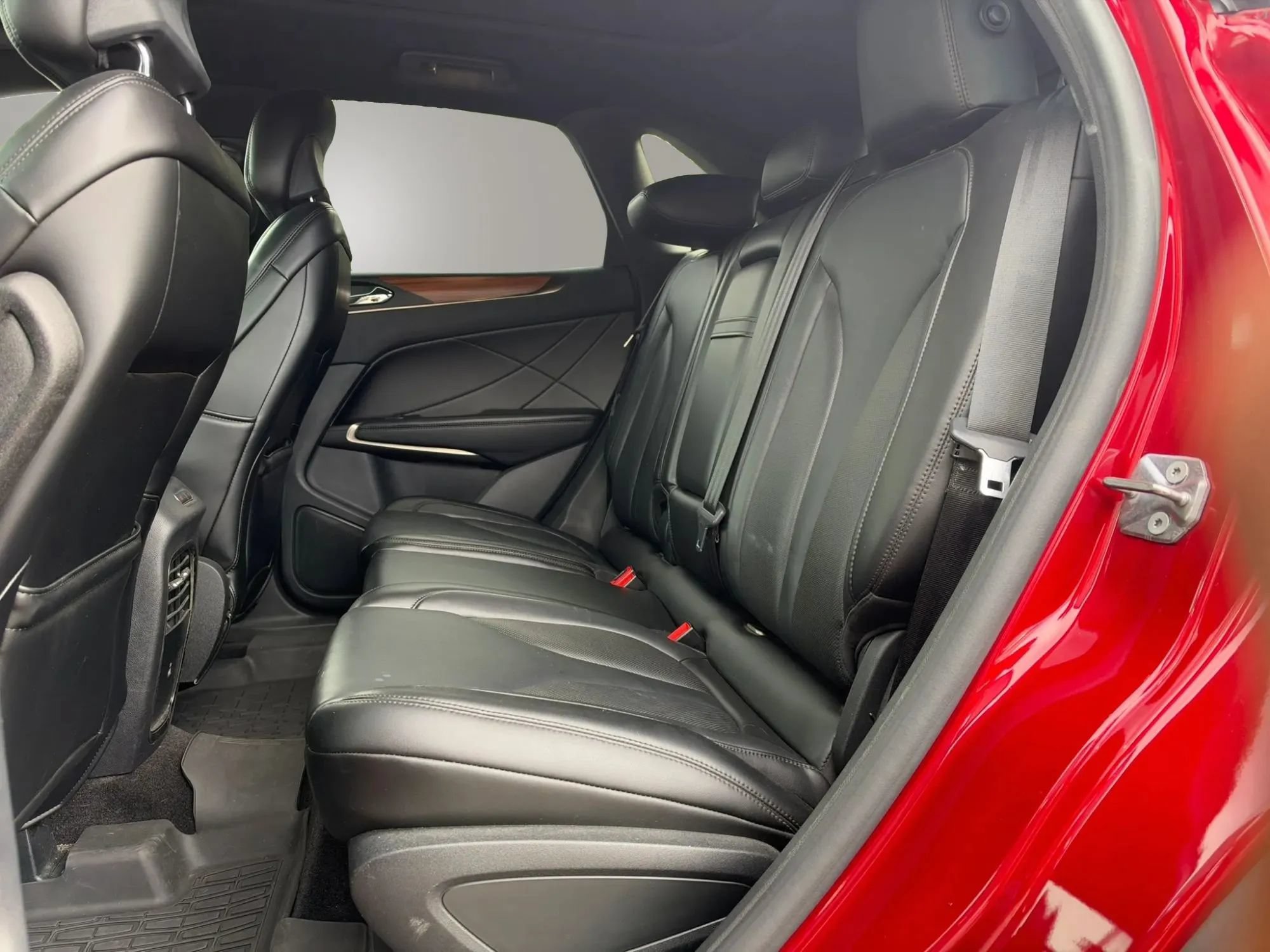 Used 2019 Lincoln MKC Select w/ Select Plus Package AWD/4WD image 20
