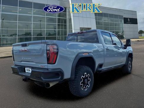 Used 2024 GMC Sierra 2500 AT4X image 5