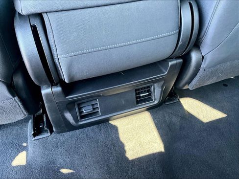 Used 2020 Chevrolet Silverado 1500 Custom w/ Custom Value Package AWD/4WD image 11