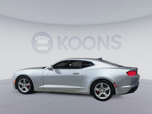 Used 2019 Chevrolet Camaro LT image 8