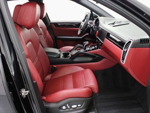 Used 2019 Porsche Cayenne AWD/4WD image 47