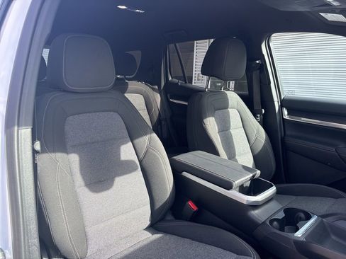 Used 2025 GMC Terrain Elevation image 16