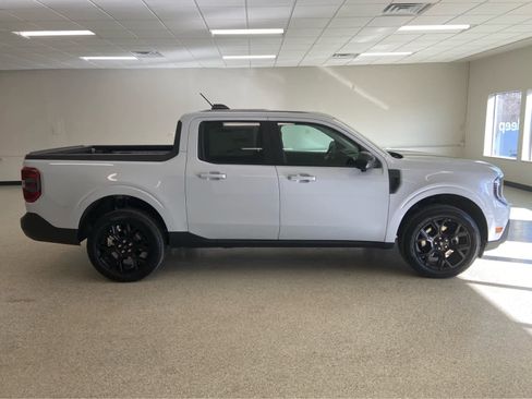 New 2026 Ford Maverick Lariat w/ Black Appearance Package image 4