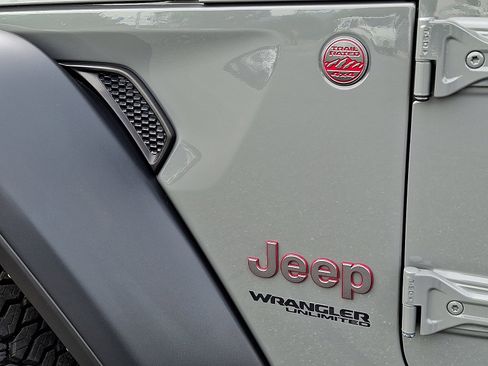 Used 2022 Jeep Wrangler Unlimited Rubicon image 30