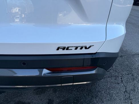 Used 2025 Chevrolet Equinox ACTIV w/ Safety and Technology Package image 9