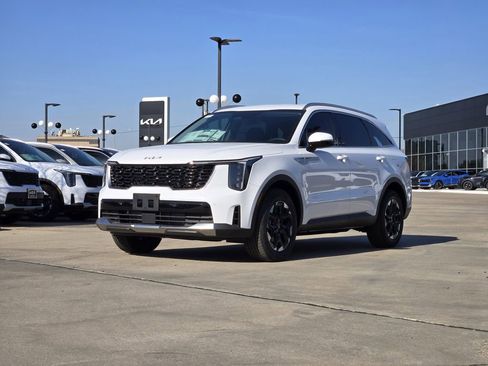 New 2026 Kia Sorento S FWD image 2