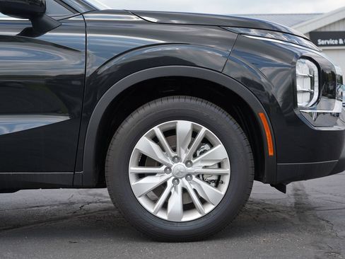 New 2026 Mitsubishi Outlander ES AWD/4WD image 11