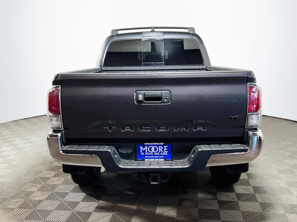 Certified 2022 Toyota Tacoma TRD Off-Road AWD/4WD image 6
