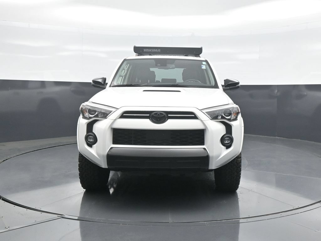 Used 2021 Toyota 4Runner Venture w/ Moonroof Package AWD/4WD image 2