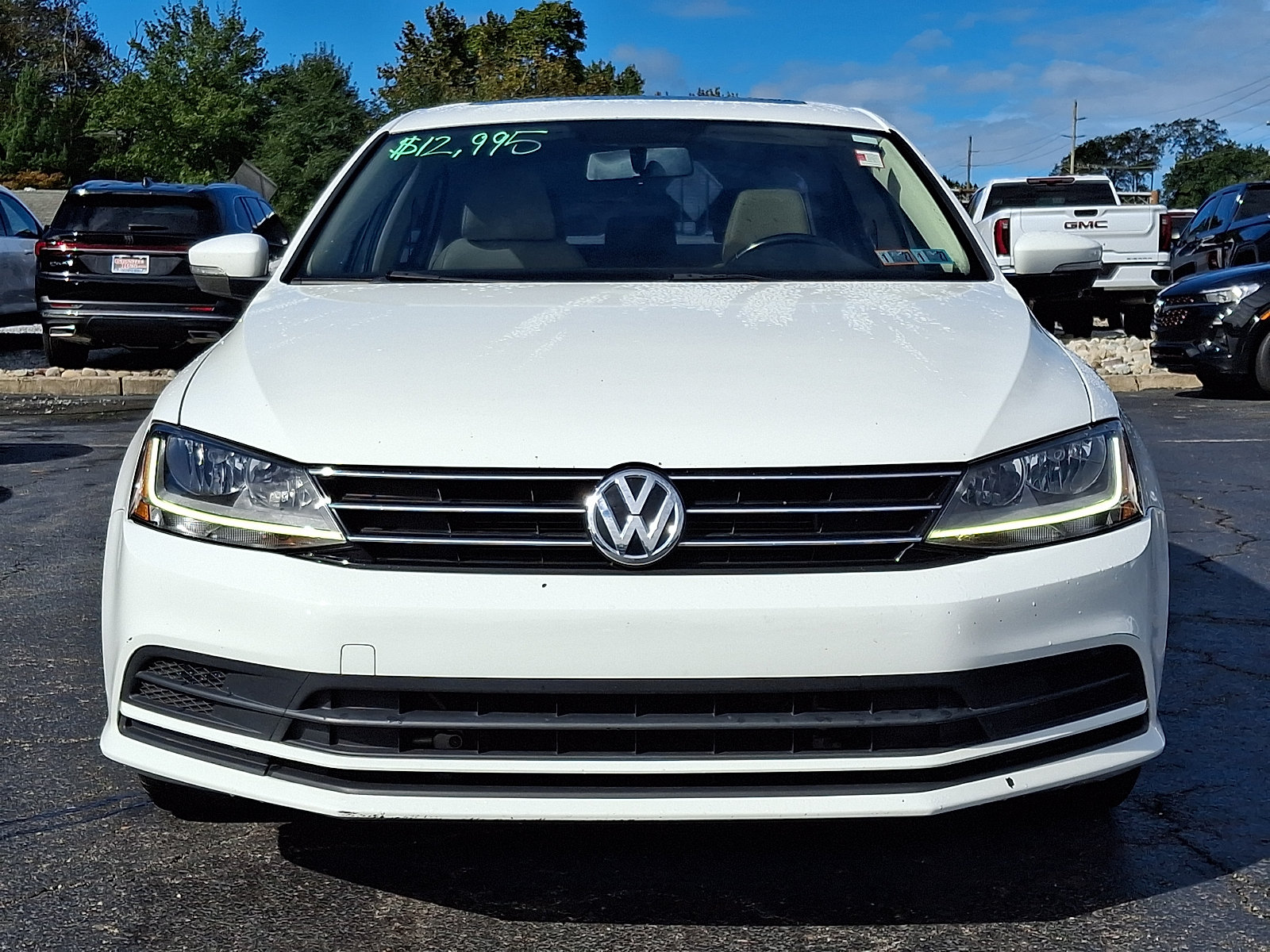 Used 2017 Volkswagen Jetta SE FWD image 2