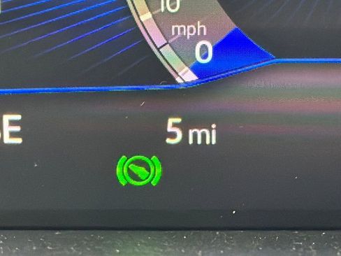 New 2026 Volkswagen Taos SE image 17