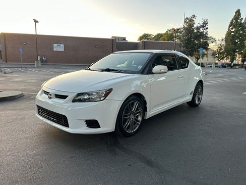 Used 2011 Scion tC Sports Coupe 6-Spd AT image 16