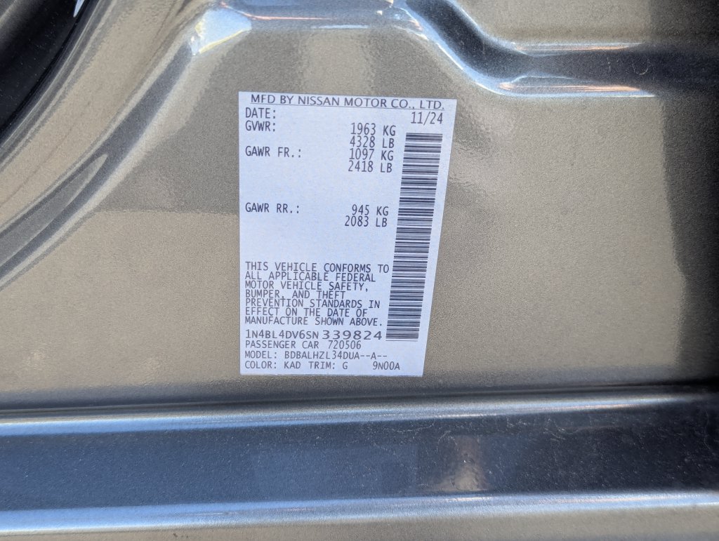 Used 2025 Nissan Altima 2.5 SV FWD image 34