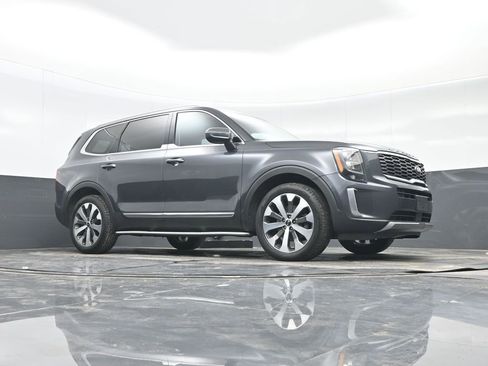 Used 2021 Kia Telluride EX w/ EX Premium Package FWD image 39