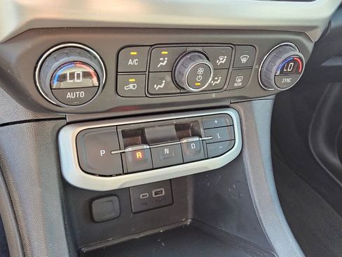 Used 2023 GMC Acadia SLE w/ Driver Convenience Package FWD image 24