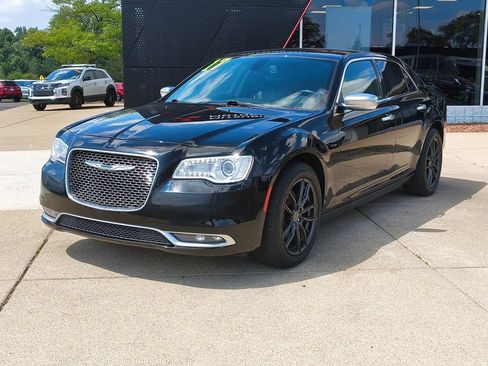 Used 2017 Chrysler 300 C Platinum AWD/4WD image 1