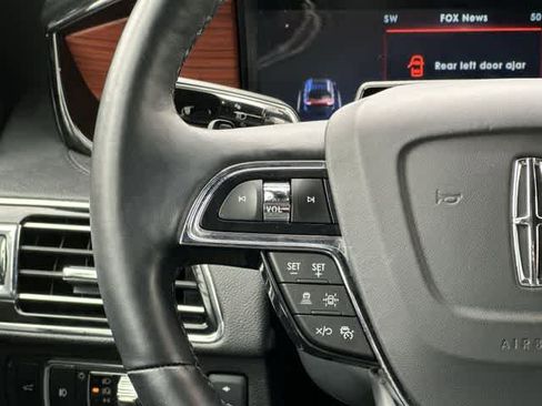 Used 2024 Lincoln Navigator Reserve AWD/4WD image 9