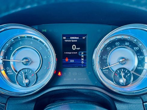 Used 2012 Chrysler 300 Limited image 30