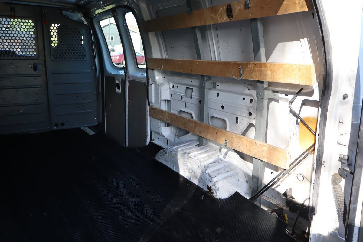 Used 2014 Ford E-250 and Econoline 250 w/ Power Group RWD image 16