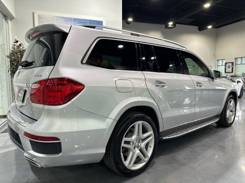 Used 2016 Mercedes-Benz GL 550 4MATIC image 33