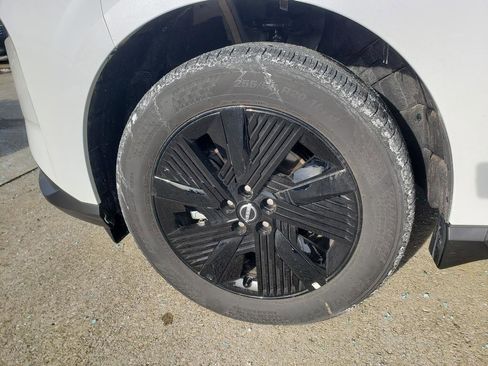 Certified 2025 Nissan Murano SV image 44