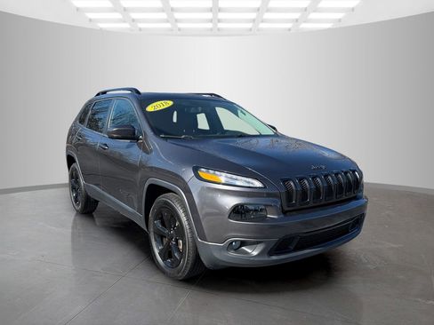 Used 2018 Jeep Cherokee Limited w/ High Altitude Package image 5