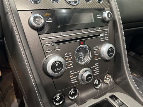 Used 2013 Aston Martin V8 Vantage Roadster RWD image 35