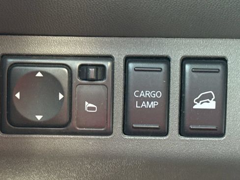 Used 2013 Nissan Frontier SV w/ SV Value Truck Pkg AWD/4WD image 36