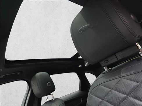 Used 2022 Jaguar F-PACE S AWD/4WD image 30