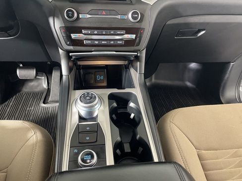 Used 2020 Ford Explorer XLT w/ Comfort Package AWD/4WD image 17