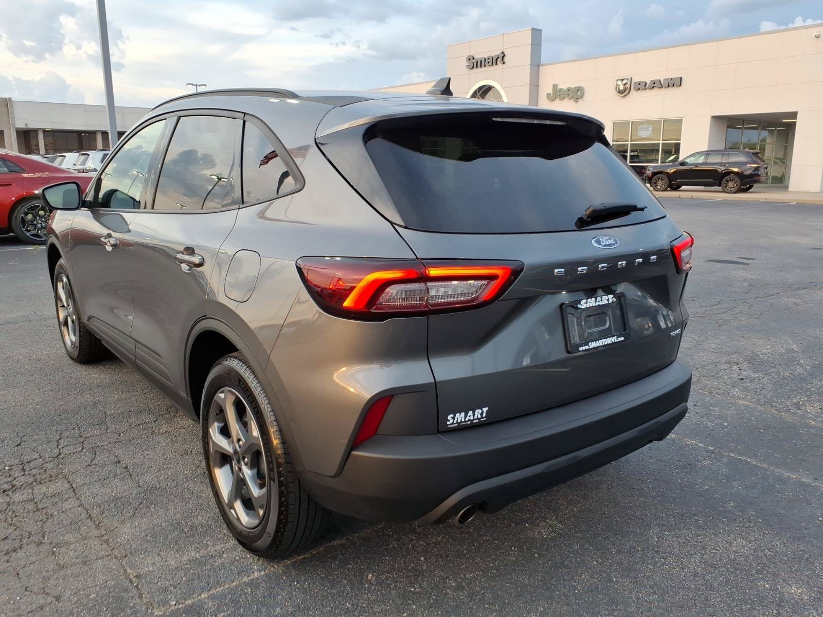 Used 2025 Ford Escape ST-Line AWD/4WD image 4