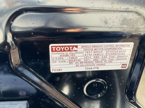 Used 2025 Toyota Tacoma TRD Pro image 32