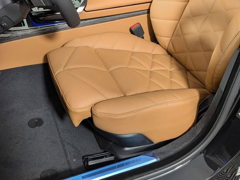 New 2026 BMW 740i xDrive 740i xDrive w/ Premium Package image 18